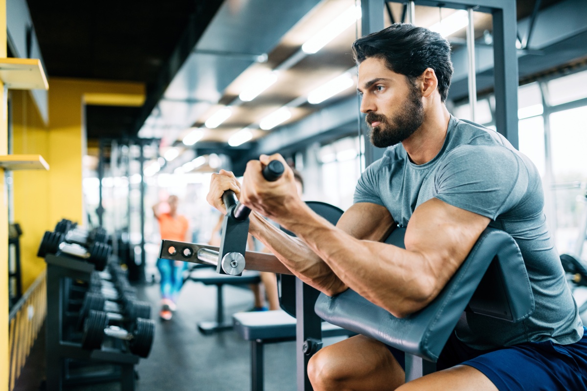 Mann-Biceps-Training - Hypertrophie-Training
